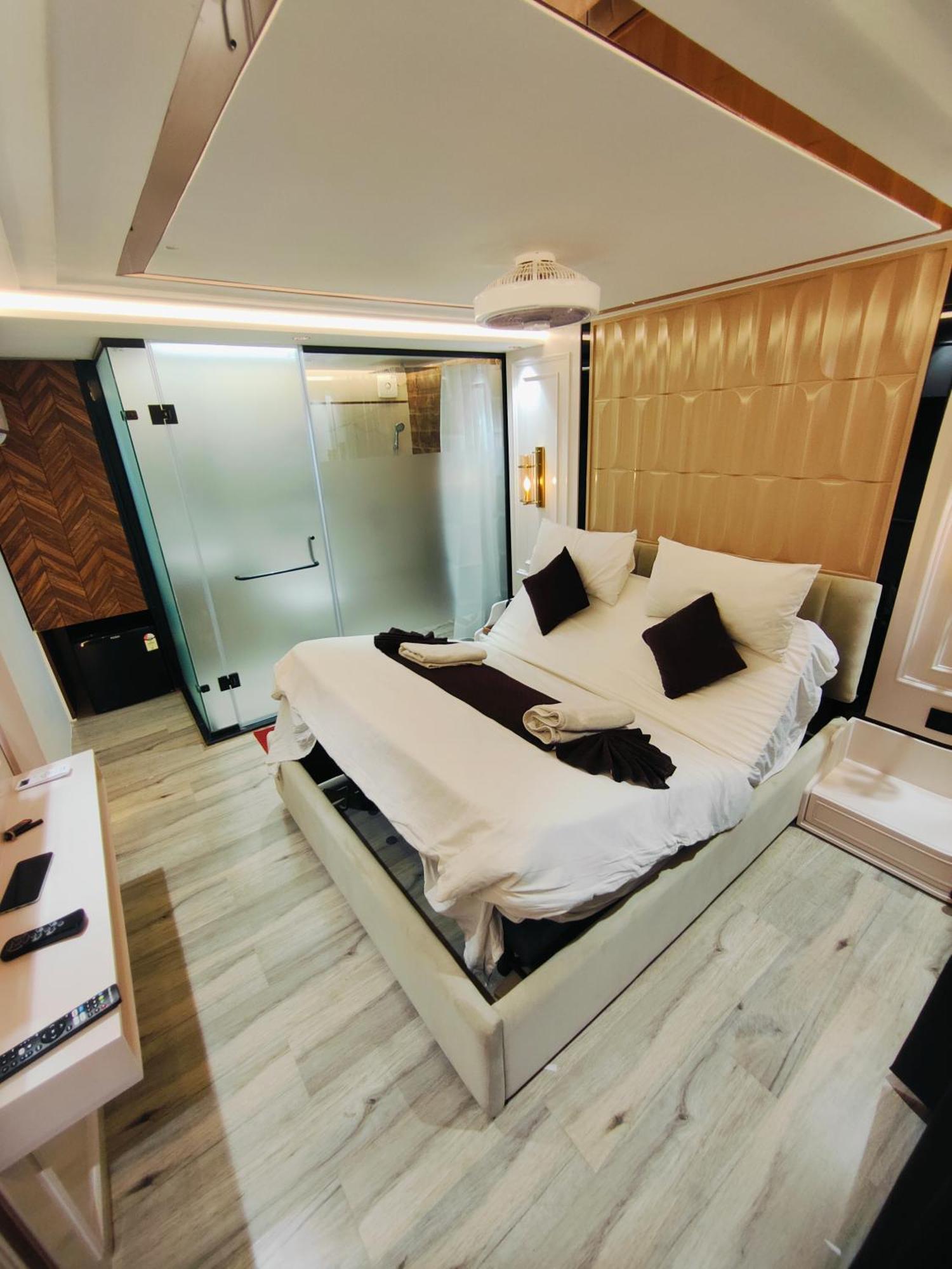Taj View Premium Room (Compact with View)